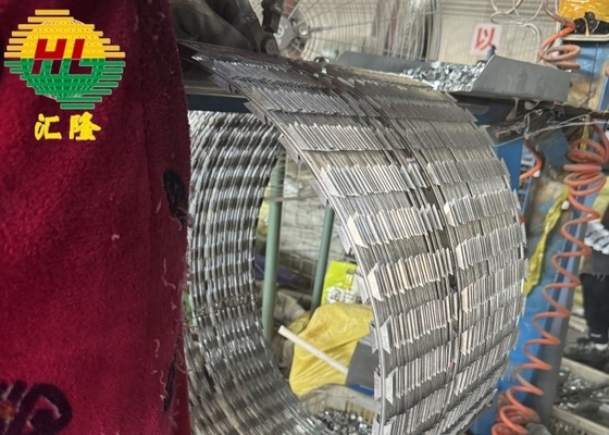 Sıcak Dip Galvanize Ağ Tel Blade Dikenli Tel Güvenlik Koruma Üretimi Özel